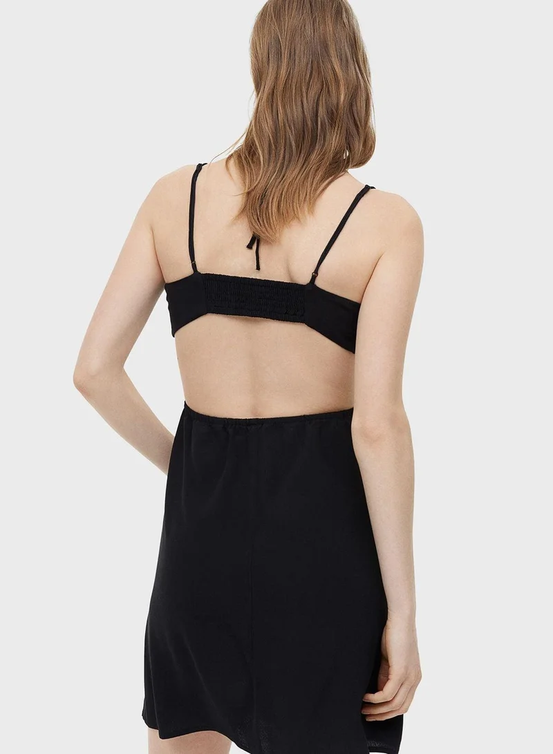 اتش اند ام فستان بياقة رسن